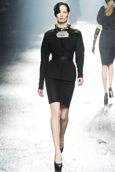 Look 2